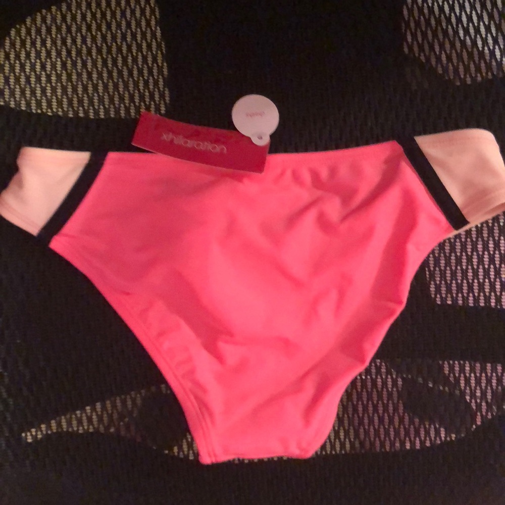 Bathing suite bottoms - Picture 2 of 2